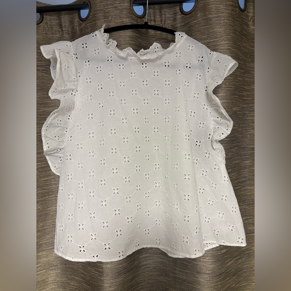 H&M White Eyelet Ruffle Sleeve Top